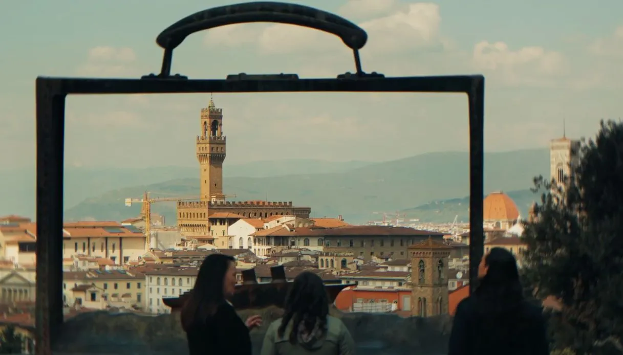 Florence as a Cradle of Art: The Evocative Exhibition “Senza Fine” in the City