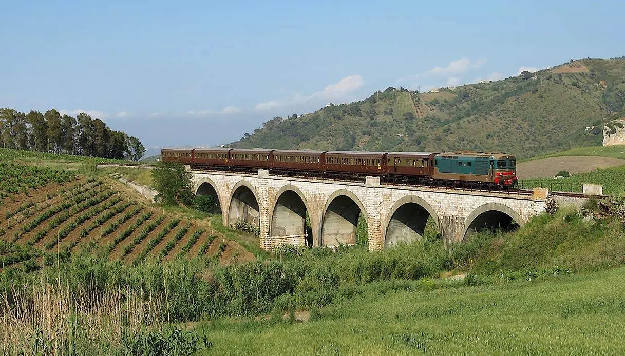 Historic Trains Return to Campania: All Routes to Explore