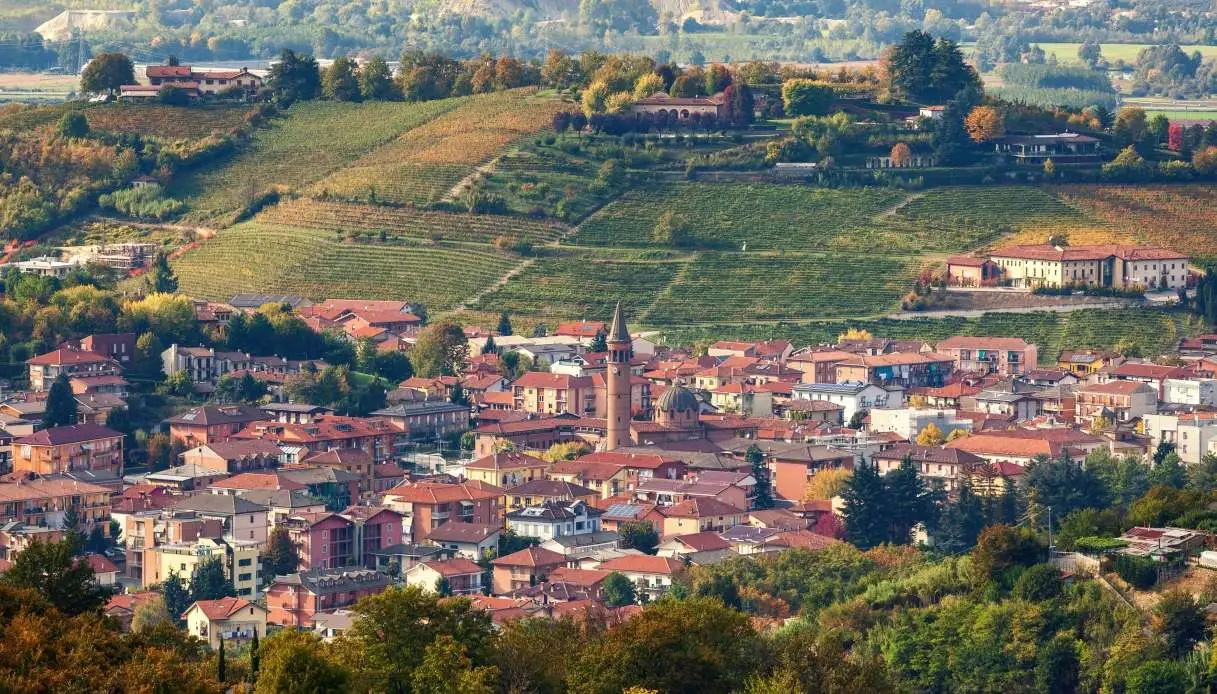 Milan-Alba Historic Train: Autumn Trip Through Truffles and Fine Wines