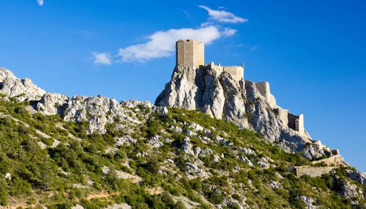 Quéribus Castle: Exploring the Cathar Fortress in the Pyrenees