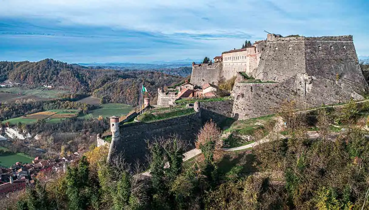 Fortress of Gavi: An Impregnable Stronghold Between Princesses and Fugitives