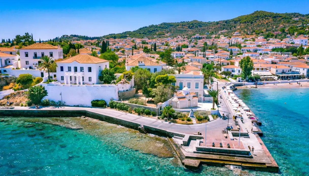 Spetses: What to See on the Greek Dolce Vita Island