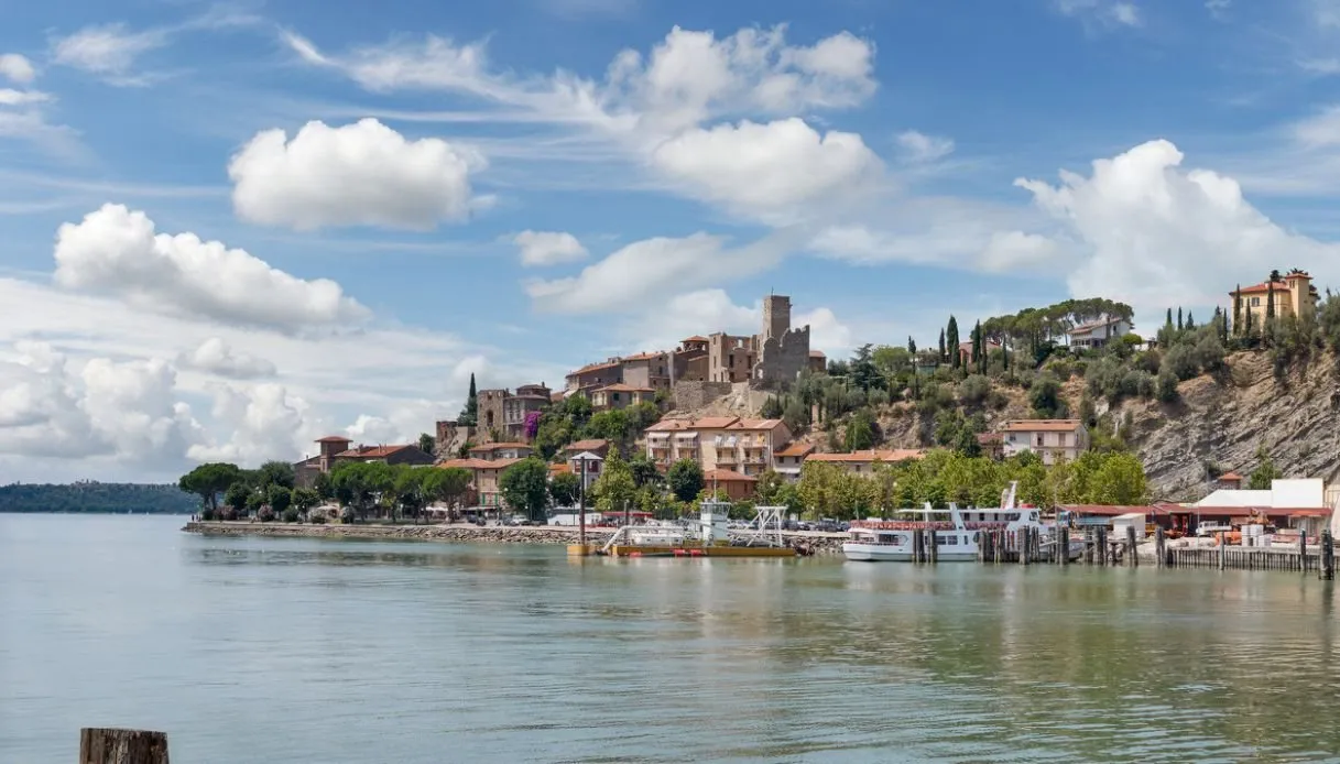 Foreigners Dream of Buying a House in Italy: Lake Trasimeno Among the Top 5