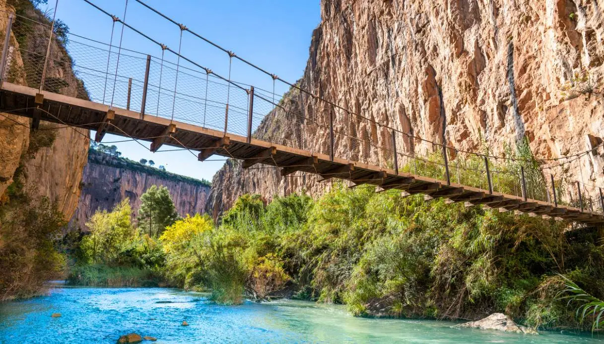 Turia Canyon: A Natural Wonder of Suspension Bridges