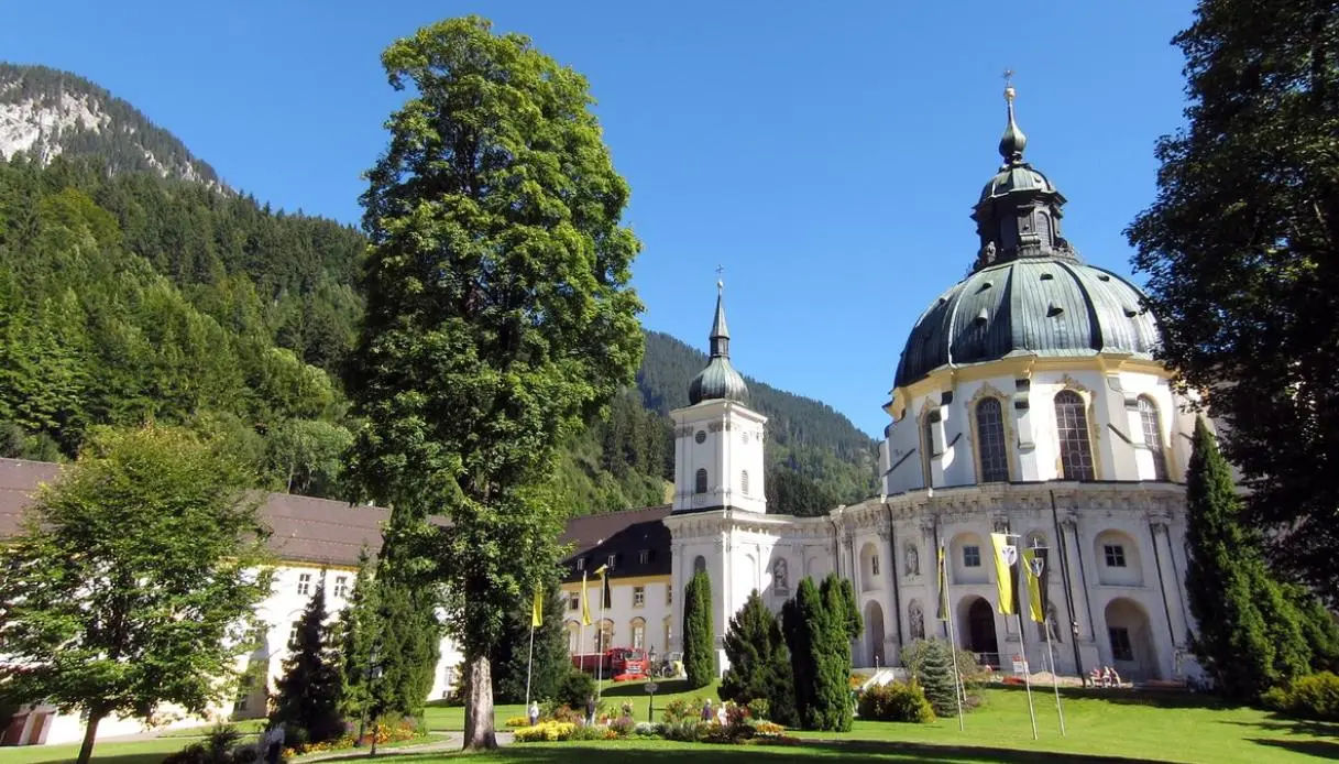 Ettal Abbey: A Jewel Preserving Legends and Ancient Recipes