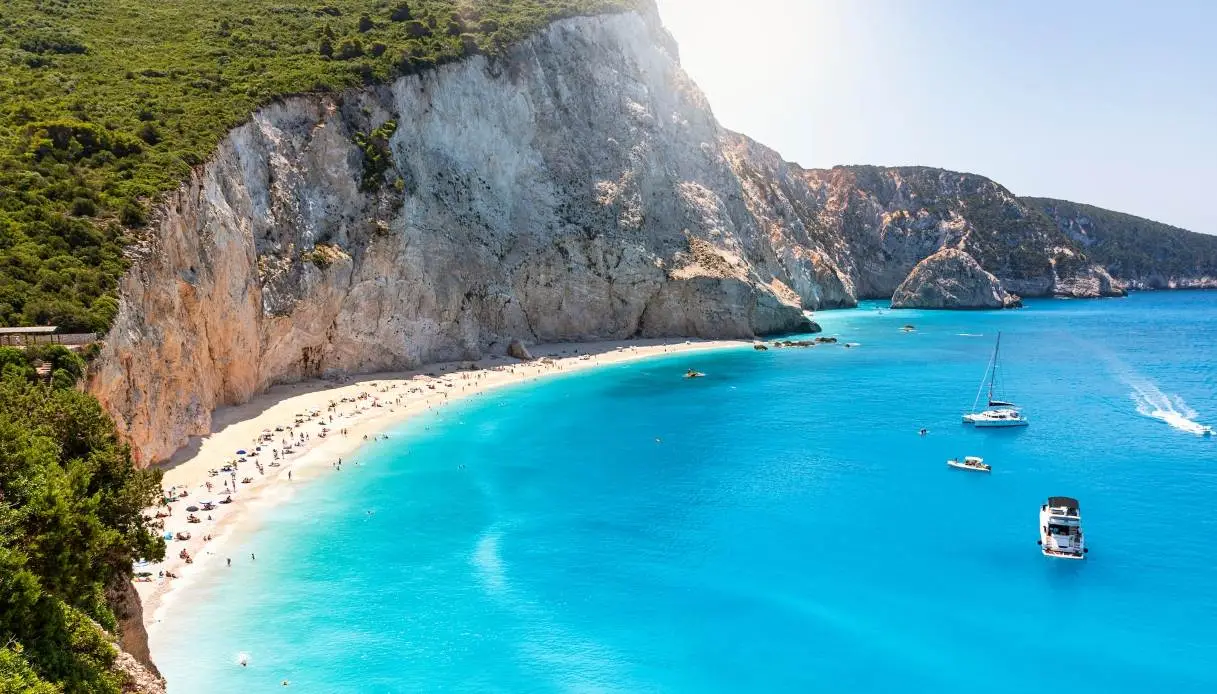 June 2027: 3 Dream Destinations Starting at €21 with Volotea