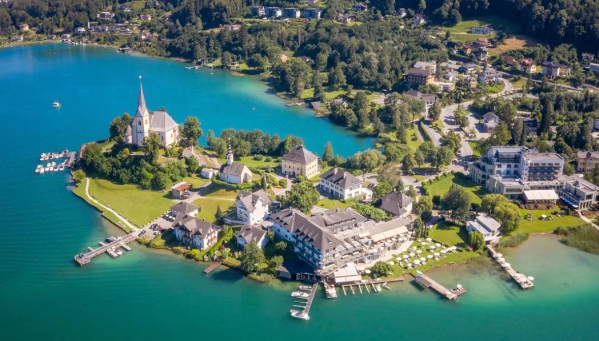 Klagenfurt: A City Near Italy, Compared to a Rose
