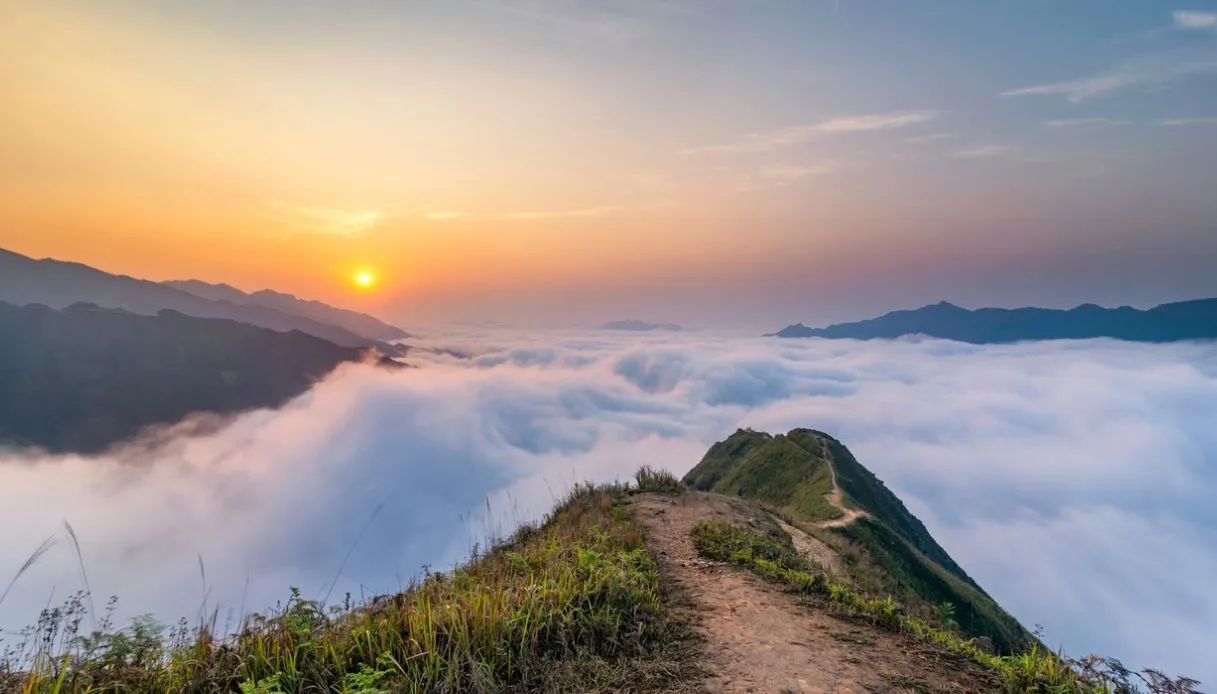 Ta Xua: Vietnam’s Cloud Paradise Attracts Tourists